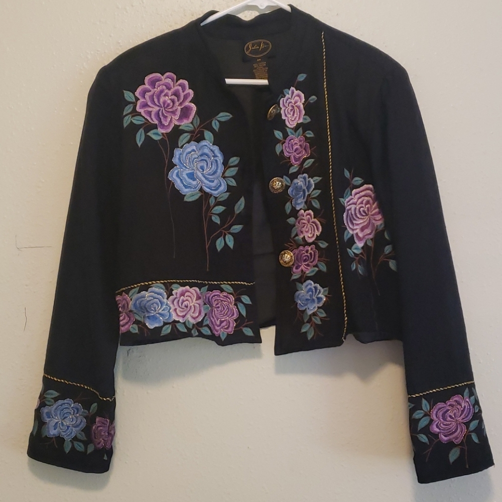 Embroidered cropped jacket
